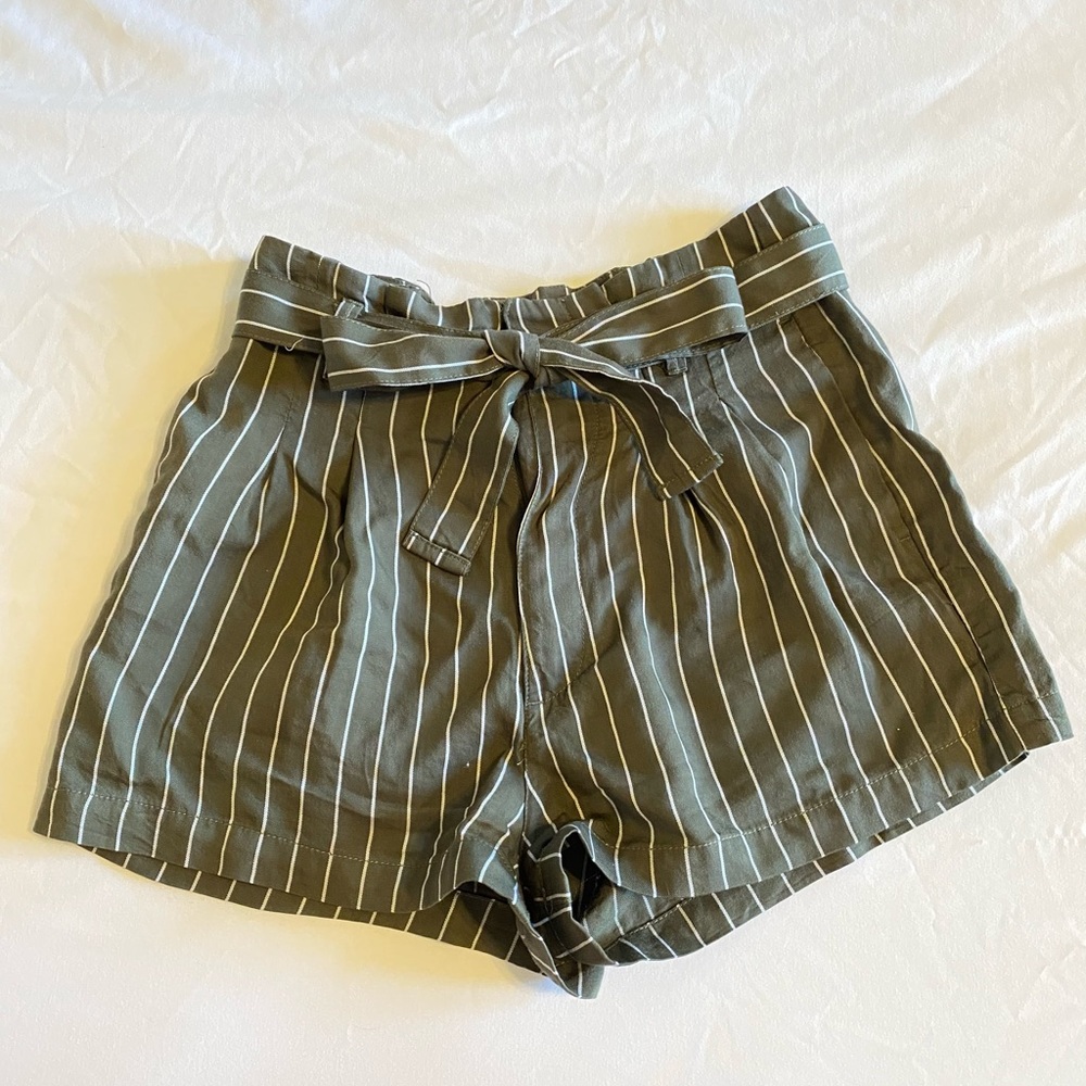 Abercrombie shorts with bow